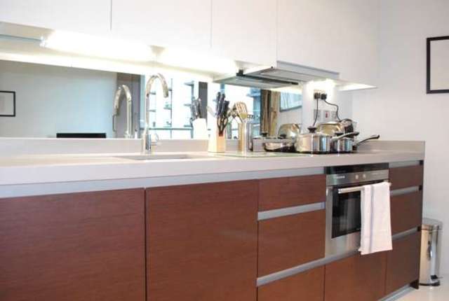  Image of Flat to rent in Baltimore Wharf London E14 at London, E14 9EQ