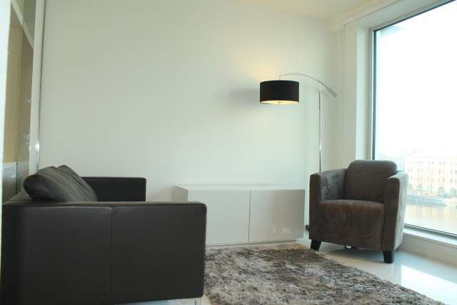  Image of Flat to rent in Baltimore Wharf London E14 at North Boulevard  Canary Wharf, E14 9FG