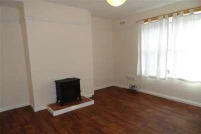  Image of 3 bedroom Terraced house to rent in Ffordd Cynfal Bangor LL57 at Bangor, LL57 2YL