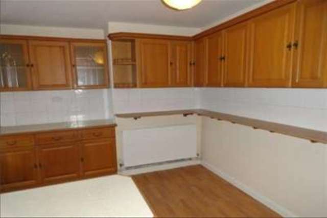  Image of 3 bedroom Terraced house to rent in Ffordd Cynfal Bangor LL57 at Bangor, LL57 2YL