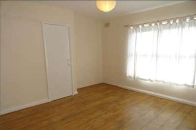  Image of 3 bedroom Terraced house to rent in Ffordd Cynfal Bangor LL57 at Bangor, LL57 2YL