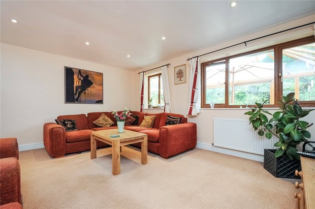  Image of 4 bedroom Detached house for sale in Barkham Ride Finchampstead Wokingham RG40 at Finchampstead Wokingham Finchampstead, RG40 4ET