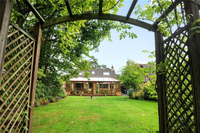  Image of 4 bedroom Detached house for sale in Barkham Ride Finchampstead Wokingham RG40 at Finchampstead Wokingham Finchampstead, RG40 4ET