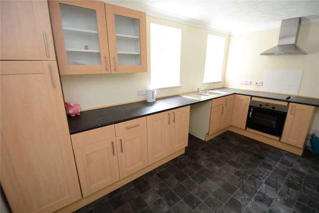  Image of 2 bedroom Flat to rent in Barnston Towers Close Heswall Wirral CH60 at Heswall Wirral Gayton, CH60 2UJ