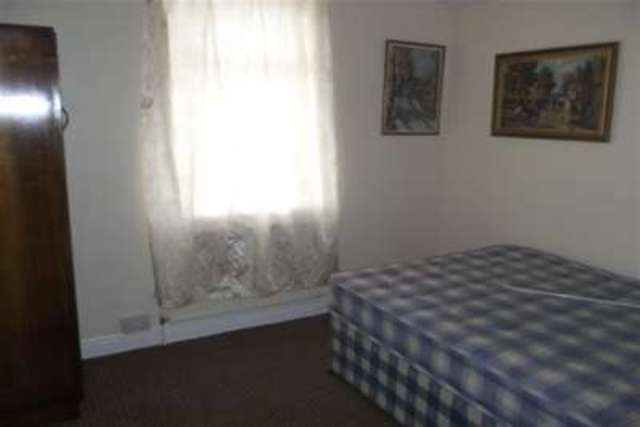  Image of 4 bedroom Detached house to rent in Bathley Street Nottingham NG2 at Nottingham, NG2 2ER