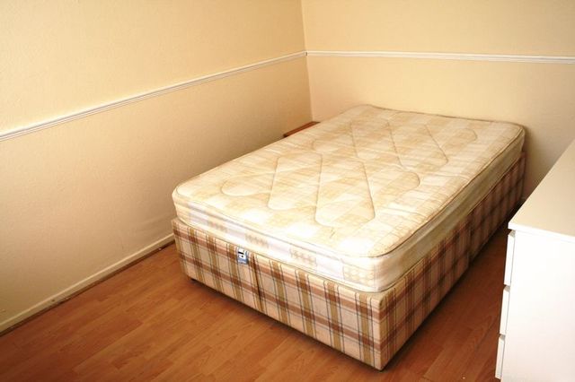  Image of 4 bedroom Bungalow to rent in Beanacre Close Osborne Road London E9 at Beanacre Close Osbourne Road London, E9 5JY