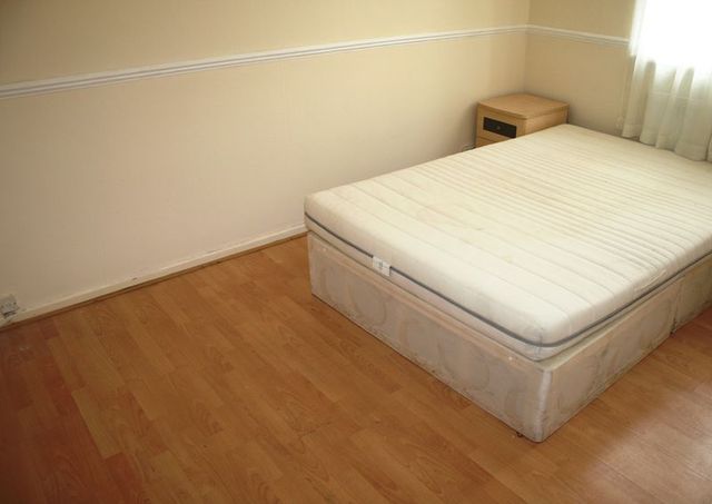  Image of 4 bedroom Bungalow to rent in Beanacre Close Osborne Road London E9 at Beanacre Close Osbourne Road London, E9 5JY
