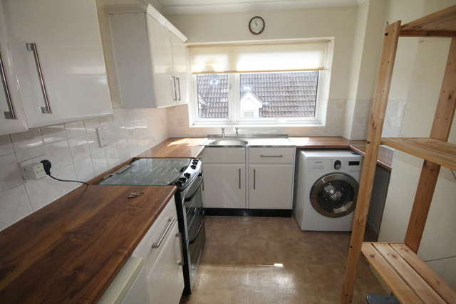  Image of 1 bedroom Flat to rent in Beckenham Grove Shortlands Bromley BR2 at Shortlands Kent Hayes, BR2 0XU