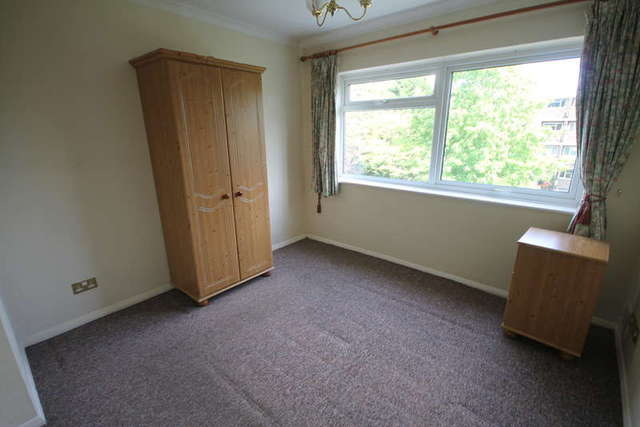  Image of 1 bedroom Flat to rent in Beckenham Grove Shortlands Bromley BR2 at Shortlands Kent Hayes, BR2 0XU