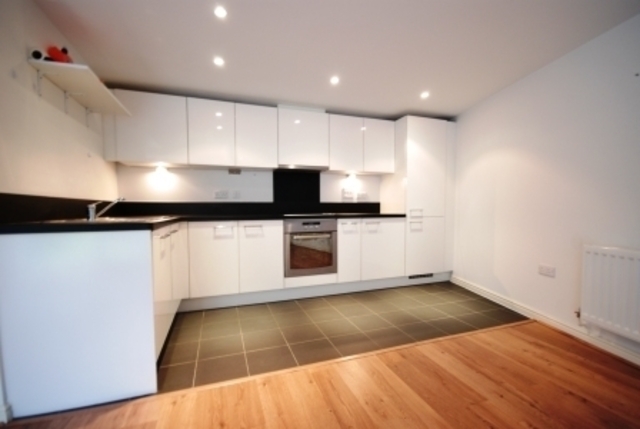  Image of 1 bedroom Apartment to rent in Clayponds Lane Brentford TW8 at Clayponds Lane  Brentford, TW8 0GX