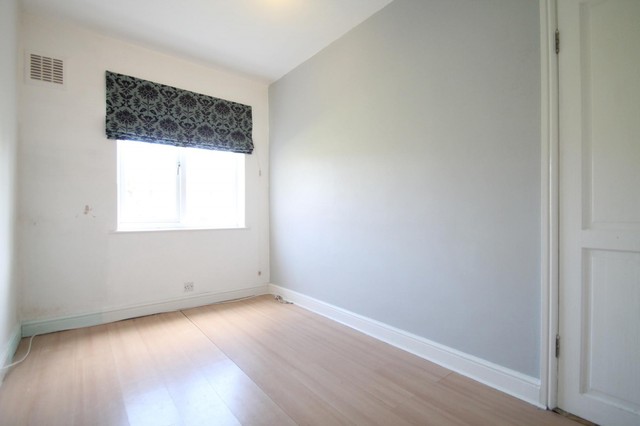  Image of 2 bedroom Flat to rent in Kingston Road Tolworth Surbiton KT5 at Kingston Road  Surbiton, KT5 9NR