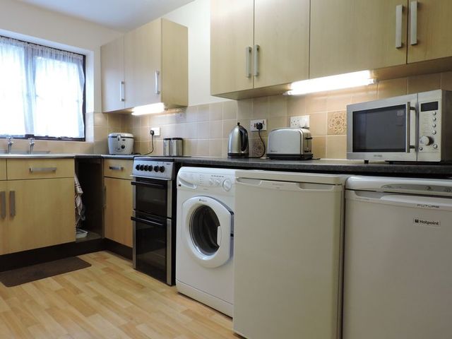  Image of 1 bedroom Retirement Property for sale in Binfields Close Chineham Basingstoke RG24 at Binfields Close Chineham Basingstoke, RG24 8TP