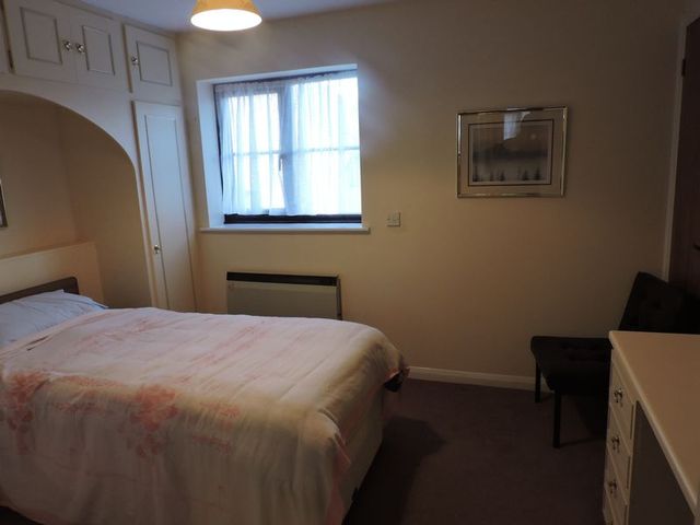  Image of 1 bedroom Retirement Property for sale in Binfields Close Chineham Basingstoke RG24 at Binfields Close Chineham Basingstoke, RG24 8TP