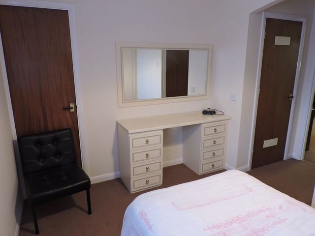  Image of 1 bedroom Retirement Property for sale in Binfields Close Chineham Basingstoke RG24 at Binfields Close Chineham Basingstoke, RG24 8TP