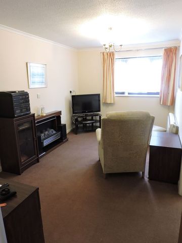  Image of 1 bedroom Retirement Property for sale in Binfields Close Chineham Basingstoke RG24 at Binfields Close Chineham Basingstoke, RG24 8TP