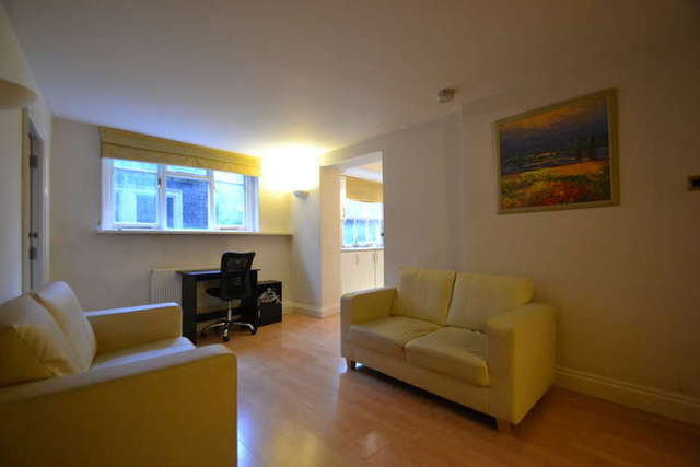  Image of 2 bedroom Flat to rent in Bishopsgate London EC2M at City of London  London, EC2M 4NR