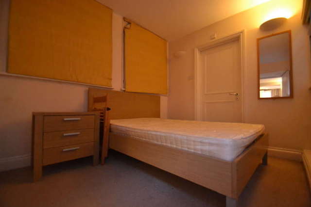  Image of 2 bedroom Flat to rent in Bishopsgate London EC2M at City of London  London, EC2M 4NR