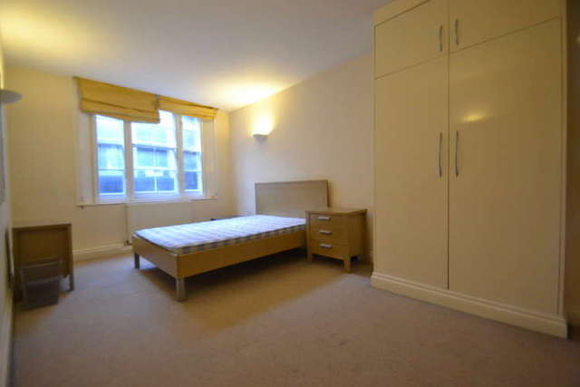  Image of 2 bedroom Flat to rent in Bishopsgate London EC2M at City of London  London, EC2M 4NR