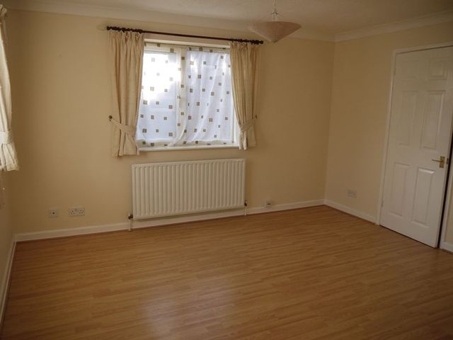  Image of 2 bedroom Flat to rent in Cobbett Road Southampton SO18 at Cobbett Road  Southampton, SO18 1HP