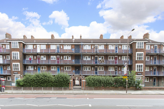  Image of 1 bedroom Apartment for sale in Blackwall Lane London SE10 at Blackwall Lane Greenwich London, SE10 0RE