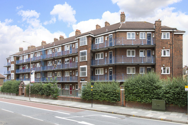  Image of 1 bedroom Apartment for sale in Blackwall Lane London SE10 at Blackwall Lane Greenwich London, SE10 0RE
