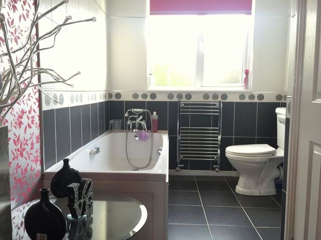  Image of 3 bedroom Detached house to rent in Bognop Road Essington Wolverhampton WV11 at Bognop Road Essington Wolverhampton, WV11 2BA