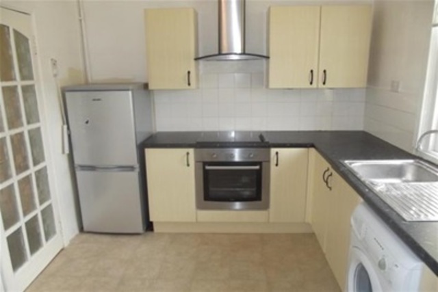  Image of 3 bedroom Semi-Detached house to rent in Bothlyn Avenue Kirkintilloch Glasgow G66 at Kirkintilloch East Dunbartonshire East Dunbartonshire, G66 3DX