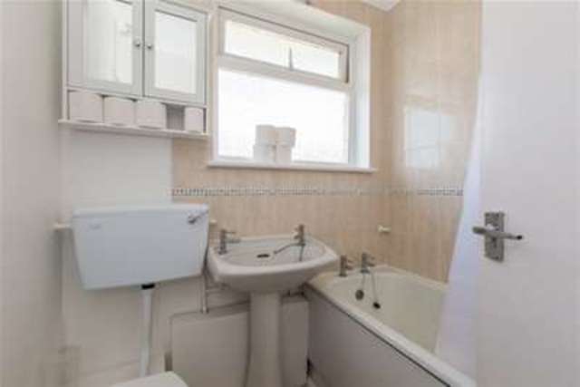  Image of 1 bedroom Flat to rent in Braemar Road Gosport PO13 at Gosport, PO13 0YB