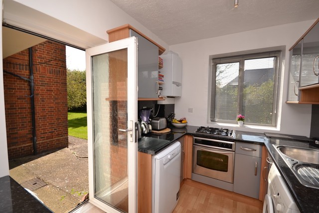  Image of 2 bedroom Property to rent in East End Road London N2 at East Finchley, N2 0RX