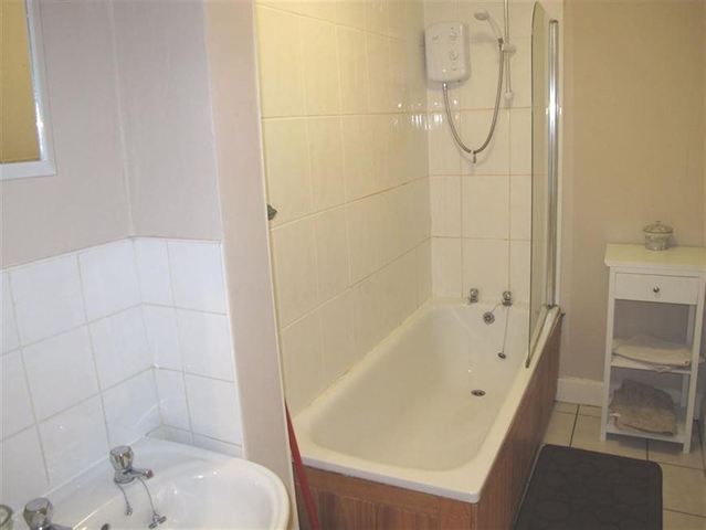  Image of 1 bedroom Flat to rent in Broughton Road Edinburgh EH7 at Broughton Edinburgh Edinburgh, EH7 4JH