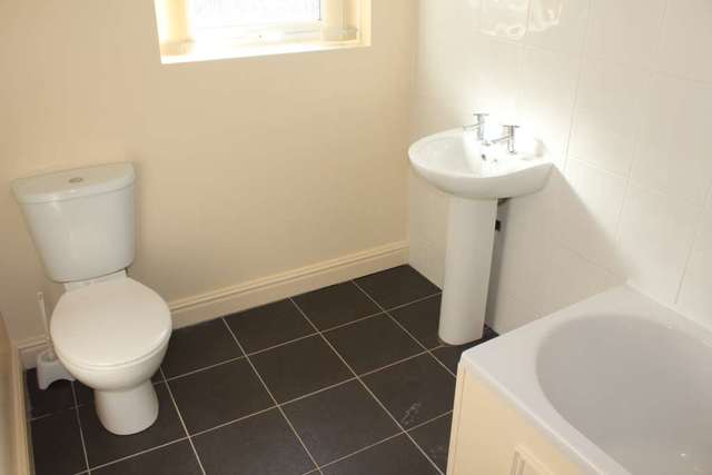  Image of 1 bedroom Flat to rent in Burlington Road Blackpool FY4 at Burlington Road  Blackpool, FY4 1JR