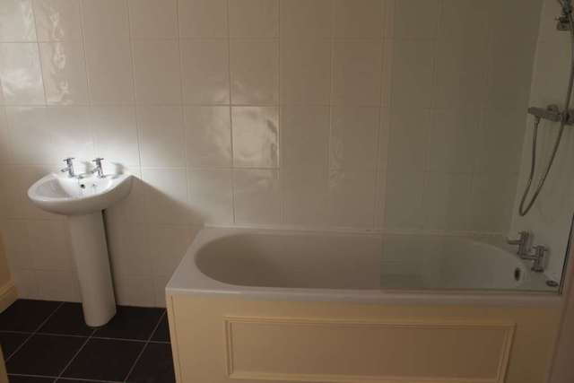  Image of 1 bedroom Flat to rent in Burlington Road Blackpool FY4 at Burlington Road  Blackpool, FY4 1JR