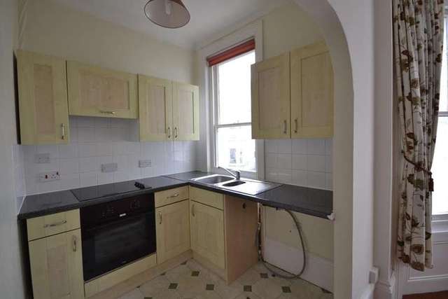  Image of 1 bedroom Flat to rent in Cambridge Gardens Hastings TN34 at Hastings, TN34 1EH