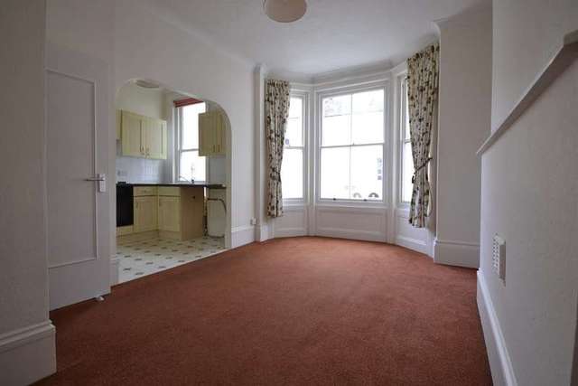  Image of 1 bedroom Flat to rent in Cambridge Gardens Hastings TN34 at Hastings, TN34 1EH