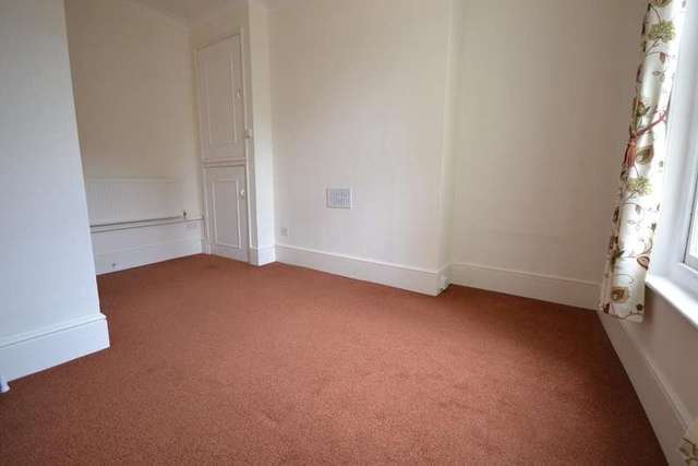  Image of 1 bedroom Flat to rent in Cambridge Gardens Hastings TN34 at Hastings, TN34 1EH