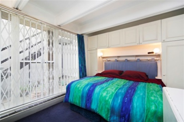  Image of 1 bedroom Flat to rent in Cambridge Street London SW1V at London, SW1V 4QQ