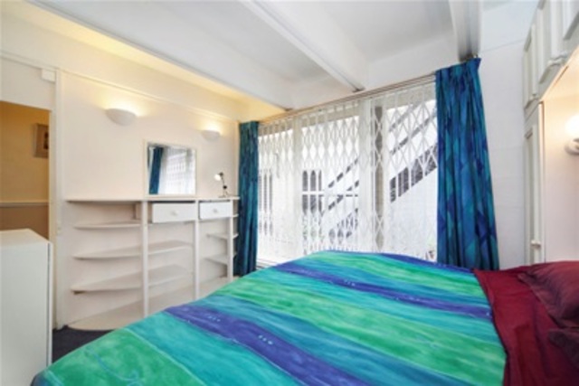 Image of 1 bedroom Flat to rent in Cambridge Street London SW1V at London, SW1V 4QQ