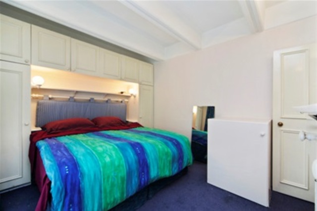  Image of 1 bedroom Flat to rent in Cambridge Street London SW1V at London, SW1V 4QQ