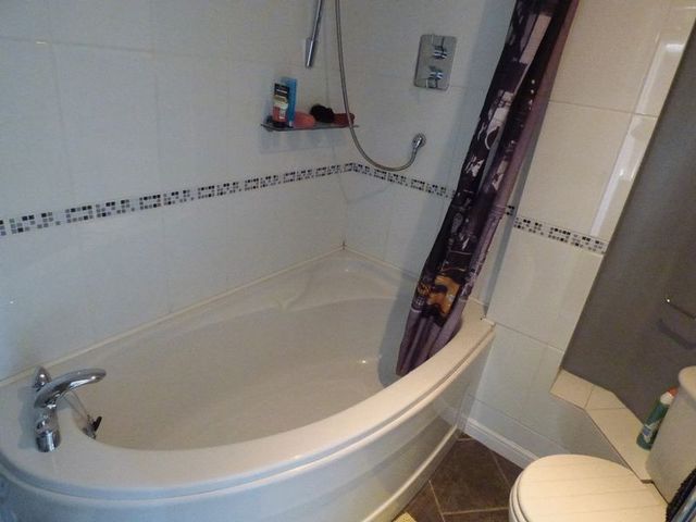  Image of 2 bedroom Flat for sale in Cardinal Drive Tuffley Gloucester GL4 at Cardinal Drive Tuffley Gloucester, GL4 0TX