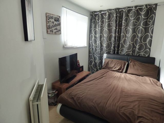  Image of 2 bedroom Flat for sale in Cardinal Drive Tuffley Gloucester GL4 at Cardinal Drive Tuffley Gloucester, GL4 0TX