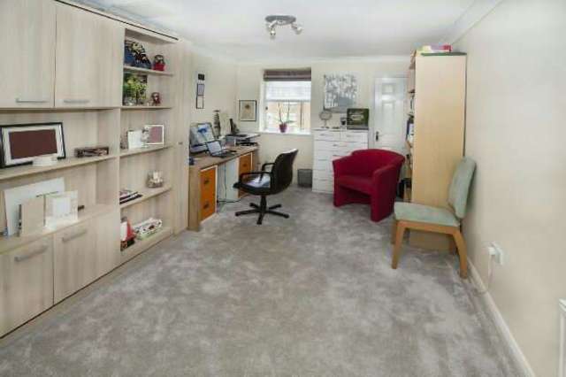  Image of 2 bedroom Flat for sale in Carmelite Drive Reading RG30 at Carmelite Drive  Reading, RG30 2SB