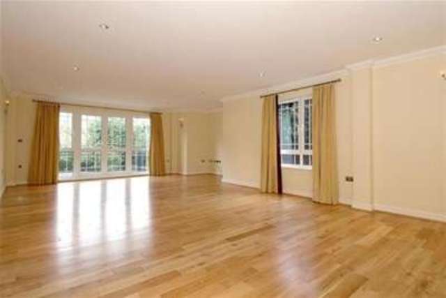  Image of 3 bedroom Flat to rent in Cavendish Road St. Georges Hill Weybridge KT13 at Weybridge, KT13 0JH