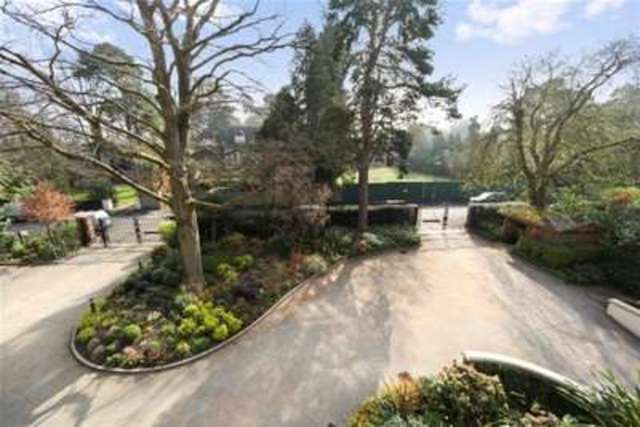  Image of 3 bedroom Flat to rent in Cavendish Road St. Georges Hill Weybridge KT13 at Weybridge, KT13 0JH