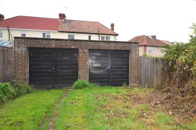  Image of 1 bedroom Flat for sale in Cedar Road Strood Rochester ME2 at Strood Rochester Rochester, ME2 2JN