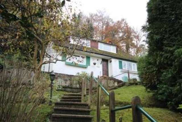  Image of 4 bedroom Detached house to rent in Croft Road Godalming GU7 at Godalming, GU7 1BS