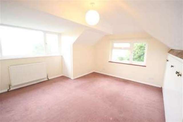  Image of 4 bedroom Detached house to rent in Croft Road Godalming GU7 at Godalming, GU7 1BS