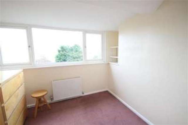  Image of 4 bedroom Detached house to rent in Croft Road Godalming GU7 at Godalming, GU7 1BS