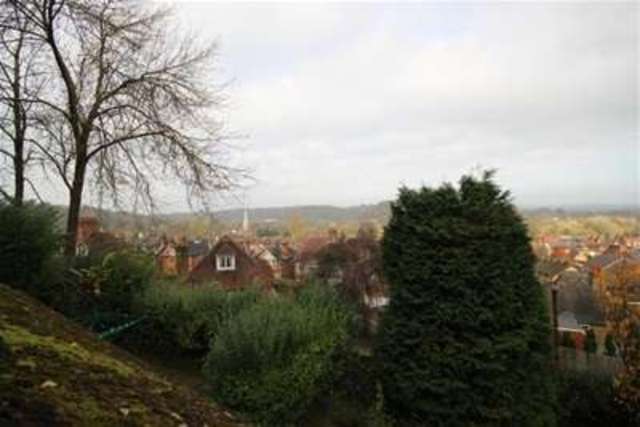  Image of 4 bedroom Detached house to rent in Croft Road Godalming GU7 at Godalming, GU7 1BS