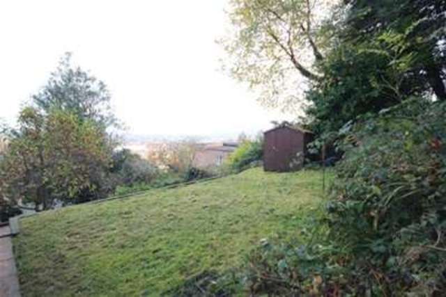  Image of 4 bedroom Detached house to rent in Croft Road Godalming GU7 at Godalming, GU7 1BS