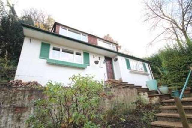  Image of 4 bedroom Detached house to rent in Croft Road Godalming GU7 at Godalming, GU7 1BS